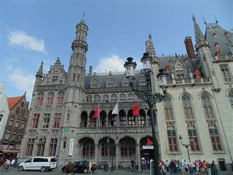 Market Square (Markt) Bruges, Tempat Wisata Penuh Sejarah di Jantung ...