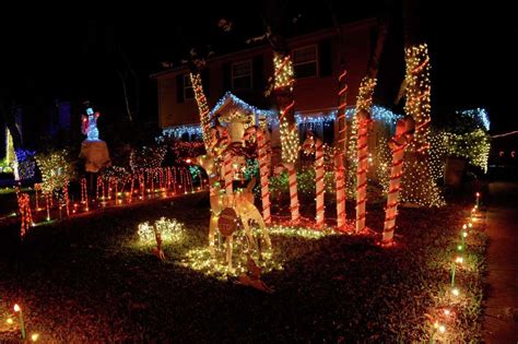 Pecan Grove bedecked for holidays