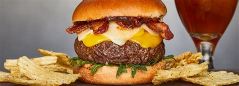 The Ultimate Bacon and Cheddar Cheeseburger Recipe | Wisconsin Cheese