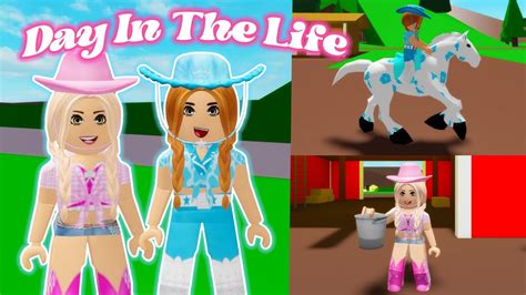 DAY IN THE LIFE AS FARMER GIRLS IN ROBLOX! - YouTube