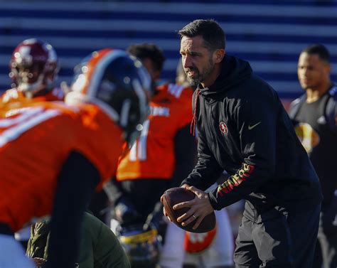 South coach Kyle Shanahan praises quarterbacks’ ability to learn on the fly at Senior Bowl | The ...