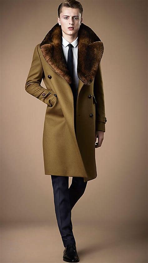 Fur Collar Double-Breasted Coat | Burberry Outfits Casual, Mode Outfits, Winter Mode, Men Winter ...