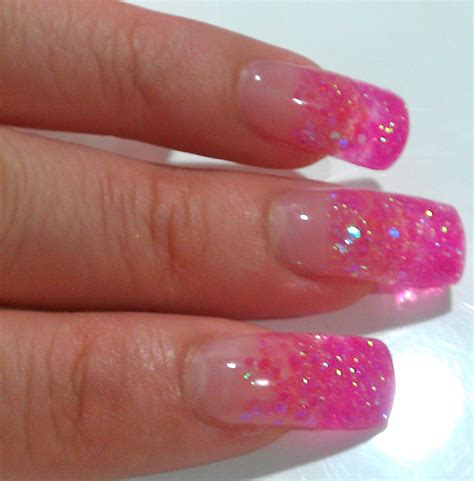 The Clover Beauty Inn: NOTD: Pink Glitter Gel Nails