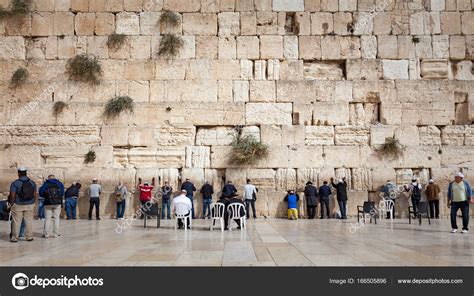 Wailing Wall Jerusalem – Stock Editorial Photo © mcdonojj #166505896