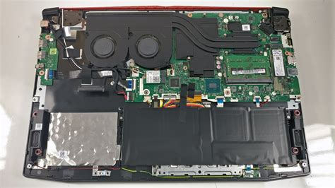 Inside Acer Predator Helios 300 (17-inch, PH317-51) – disassembly ...