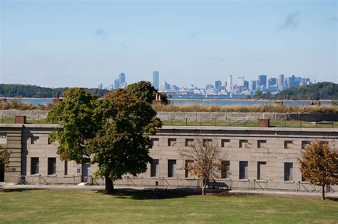 Georges Island in the Fall - Boston Harbor BeaconBoston Harbor Beacon