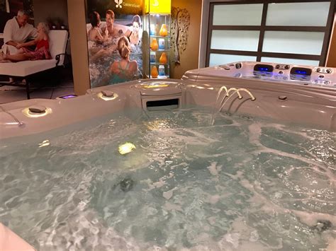 HOT TUBS FOR SALE NEAR ME: NARROWING IN ON THE PERFECT SHOPPING ...