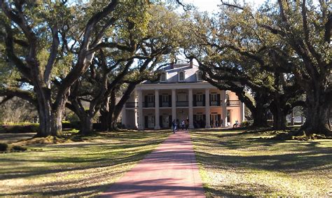 The We Tree Genealogy Blog: A Visit to Oak Alley Plantation