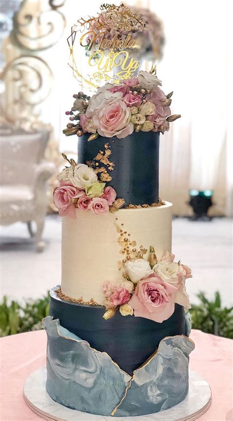 The Prettiest & Unique Wedding Cakes We've ever seen