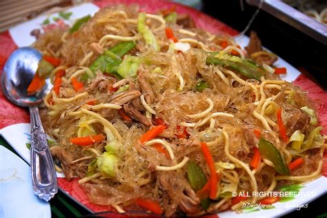 pancit miki-bihon guisado | Donnie Declaro | Flickr