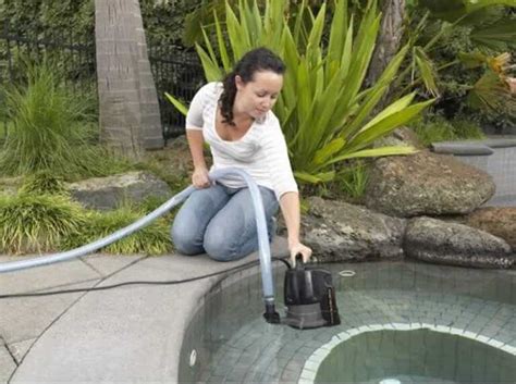 How Submersible Pumps Work: Submersible Pump Advantages and Disadvantages