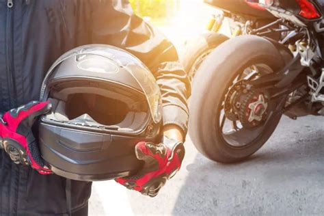 The Top 5 Quietest Motorcycle Helmets That You Can Buy: 2019