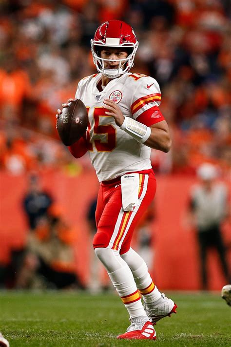 Patrick Mahomes Suffers High Ankle Sprain