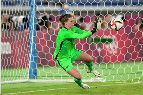 Stratford's Alyssa Naeher's clutch saves push USWNT to Olympic semifinals