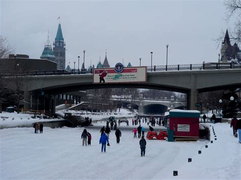 Skating On The Rideau Canal - Duncan.co