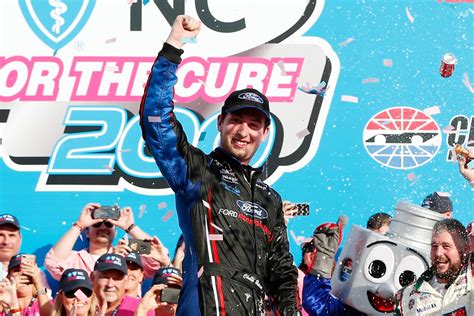 NASCAR Xfinity Series: Chase Briscoe wins 2018 Drive for the Cure 200