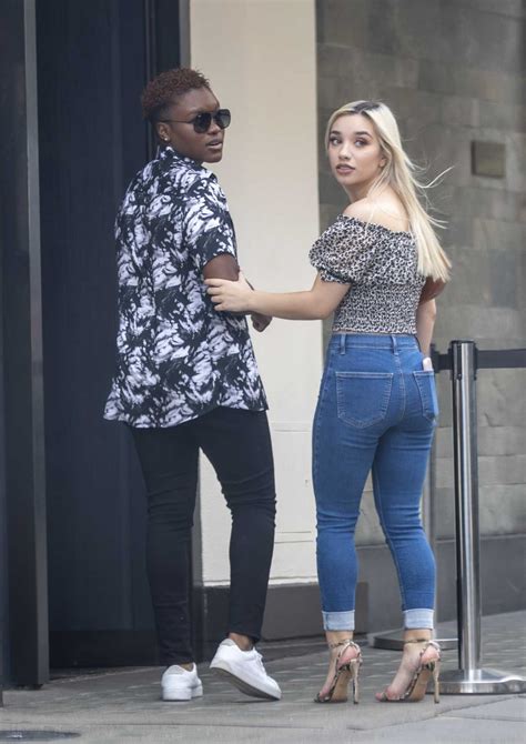 Nicola Adams in a White Tee Was Seen Out with Her New Girlfriend in ...