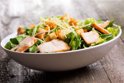 Recette salade de poulet césar - Marie Claire