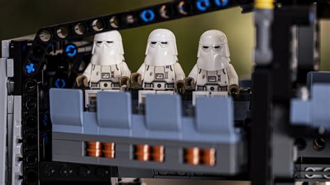 Fitting 200 minifigures inside the LEGO Star Wars UCS AT-AT