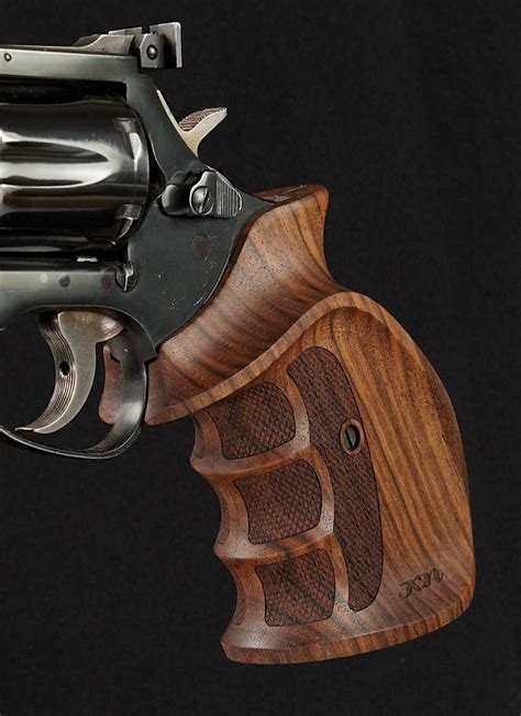 Karl Nill Maßgriffe | Revolver Grips