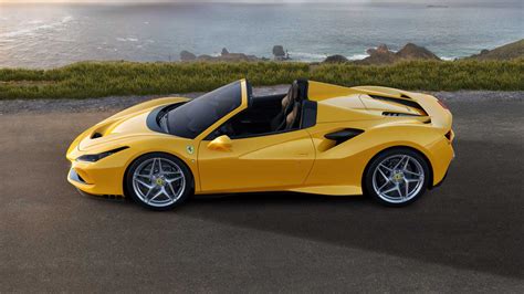 Ferrari F8 Spider svelata ufficialmente con hardtop retrattile ...