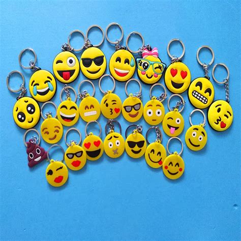 25 Pcs Rubber Emoji Keychain Cartoon keychain keycover PVC Emoticon Face Emoji Key Chain Bag ...