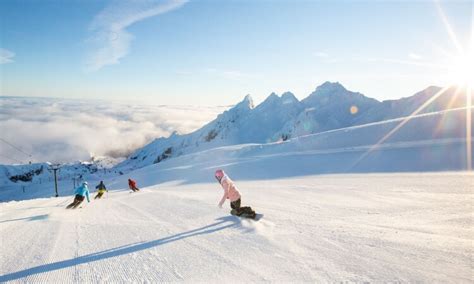 10 Best Ski Resorts in New Zealand (2023-24)