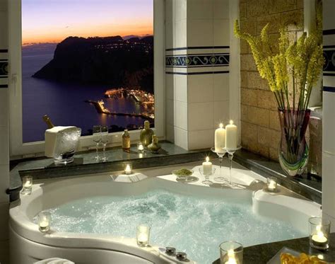 20 Dream Bathtubs From Hotels Around The World | Dream bathtub, Luxury ...