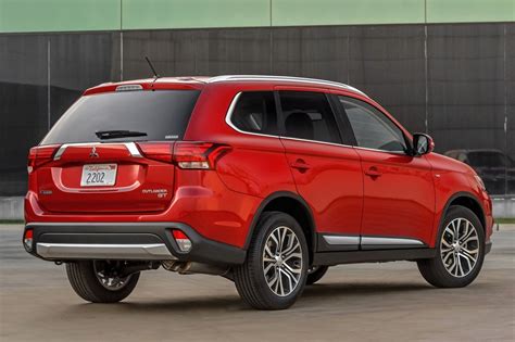 2016 Mitsubishi Outlander SUV Pricing - For Sale | Edmunds