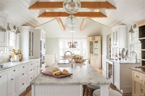 Cape Cod Cottage-Style Kitchen Makeover | Cottage style kitchen, Cape ...