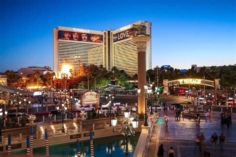 Las Vegas: The Top Family-Friendly Hotels and the Best Shows for Kids