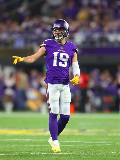 Vikings' Adam Thielen Dealing With Back Fractures