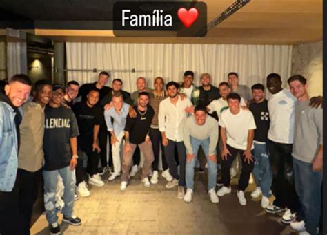 Plantel do Benfica num momento de convívio: "Família"