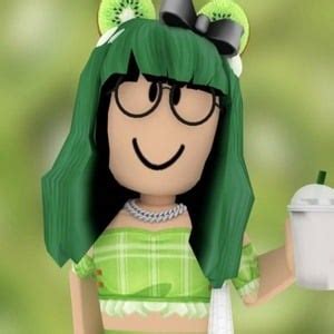 Lisa Gaming ROBLOX - Age, Family, Bio | Famous Birthdays