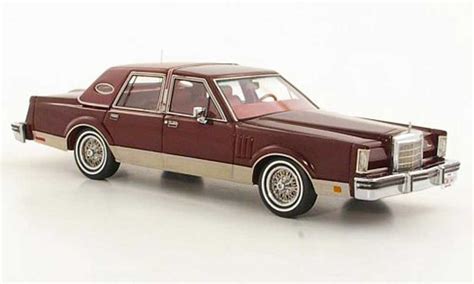 Diecast model cars Lincoln Continental 1/18 CMF Mark III gold 1970 - Alldiecast.us