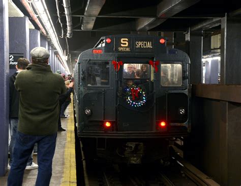 Ride vintage subway trains in NYC every Sunday this holiday season | 6sqft