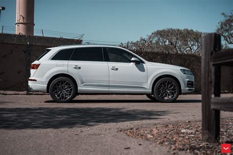 Every Bit the Serious Driver's Car: White Audi Q7 on Vossen Rims | Audi q7, Audi, Vossen