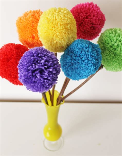 A Slice in the Life of Julie: Pom Pom Flowers