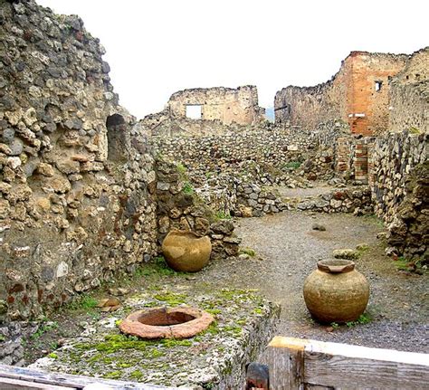 Pompeii via Marina thermopolium 1