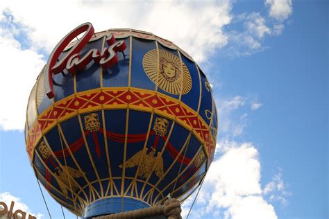 Guides - Las Vegas, NV - Attractions - Dave's Travel Corner