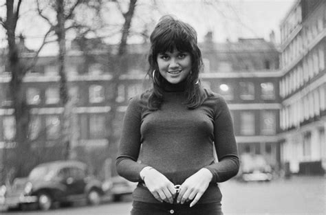 Linda Ronstadt’s ‘Long Long Time’ Tops Charts After 'The Last of Us'