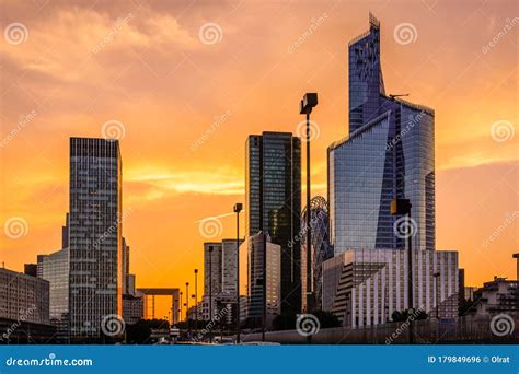 Sunset View of the Skyline of Paris La Defense Business District Editorial Photo - Image of city ...