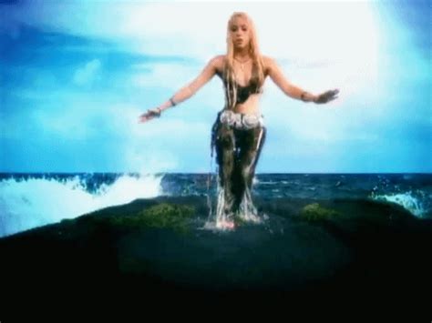 Shakira in 'Whenever, Wherever' music video - Shakira Fan Art (30898279 ...