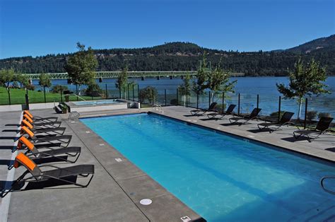 Pin by Hood River, Oregon Visitor Cou on Our Pool | River inn, Hood river, Family vacation photos