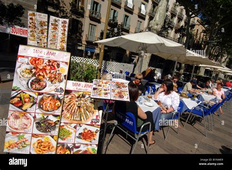 Restaurant on La Rambla, Barcelona, Spain Stock Photo - Alamy