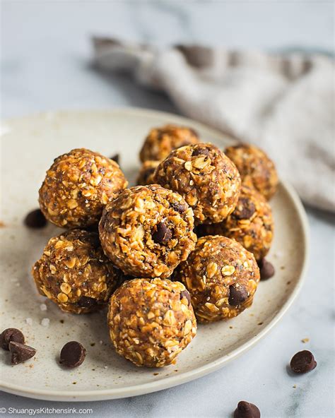 Peanut Butter Oatmeal Balls {4 Ingredients} | Shuangy's Kitchensink