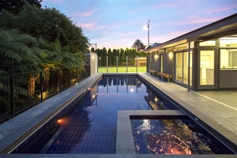 Perfect Pools: Pioneer Pool & Building - Metropol