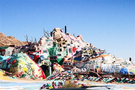 How To Visit Salvation Mountain, California - Hand Luggage Only - Travel, Food & Photography Blog