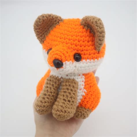 Fox Amigurumi - Free Crochet Pattern - StringyDingDing