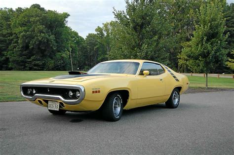 Super Bee | Plymouth roadrunner, Classic cars muscle